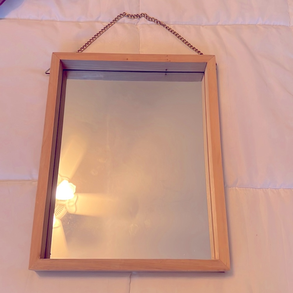 Decocrated mirror